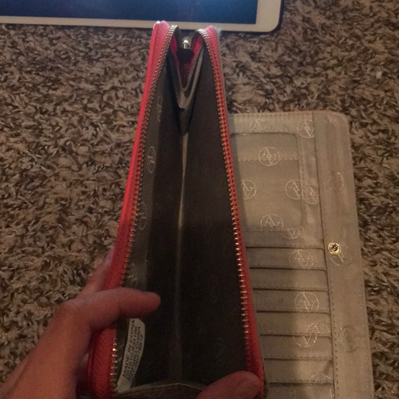 Pink wallet - Picture 2 of 4